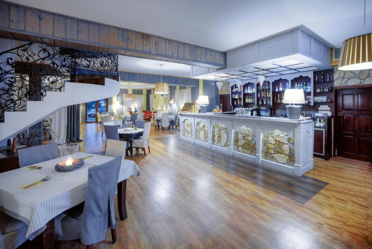 Restauracja Sidlo Panzió Żukowo Kültér fotó